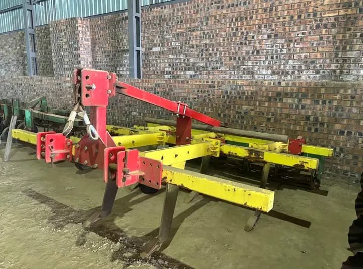 5-Tine Ripper – The Tractor Dealer